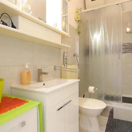 Apartamento By The Sea Rastici, Ciovo - 9717 *